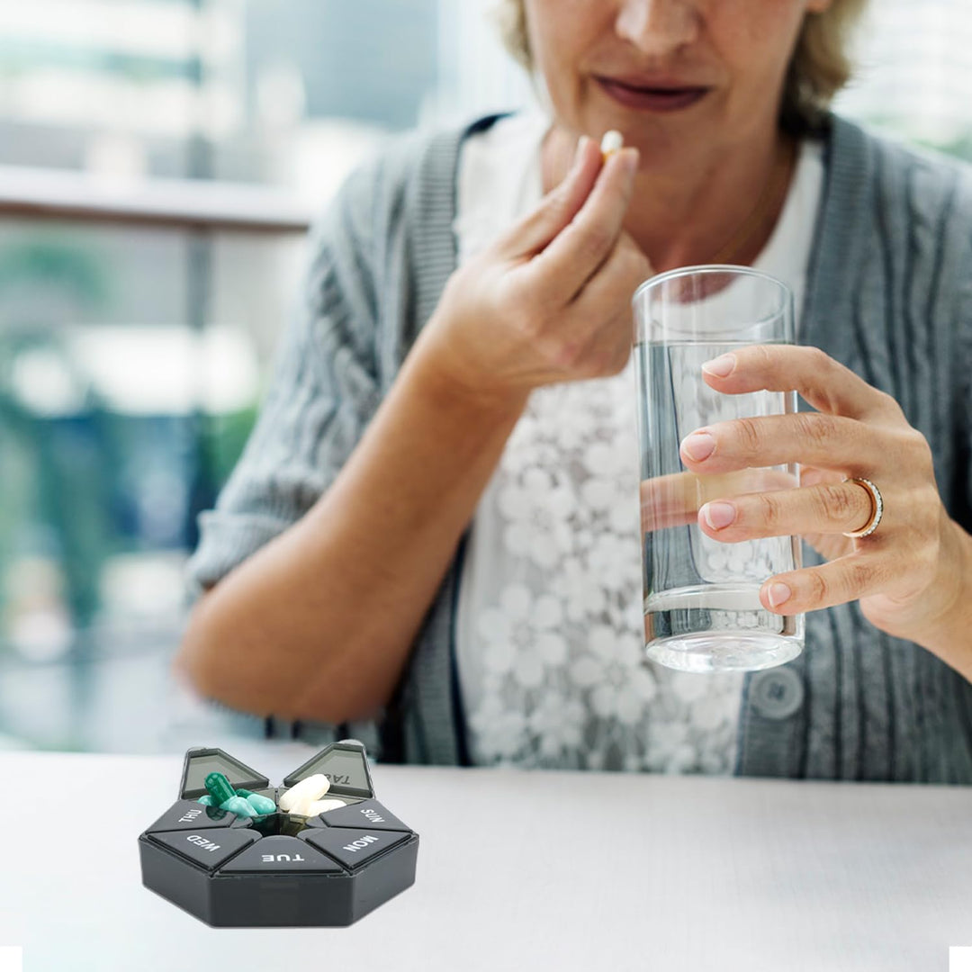 Weekly Pill Organizer Pill Case Pill Container Daily Pill Organizer Pill Organizer Travel Pill Holder Pillulier Portatif 7 Jours Dosette Pill Organizer Pilulier 7 Jours Vitamin Case Pill Boxes 4 PCS